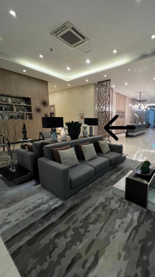La Palazzo - Across Uptown Mall & Grand Hyatt Bgc Taguig Ngoại thất bức ảnh