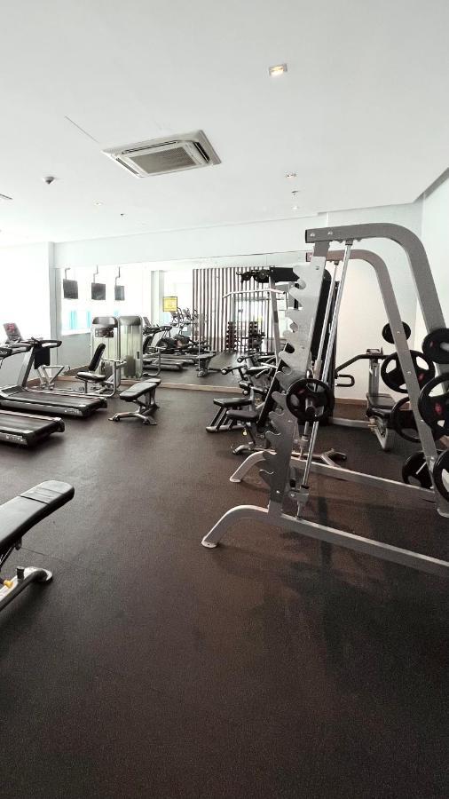 La Palazzo - Across Uptown Mall & Grand Hyatt Bgc Taguig Ngoại thất bức ảnh