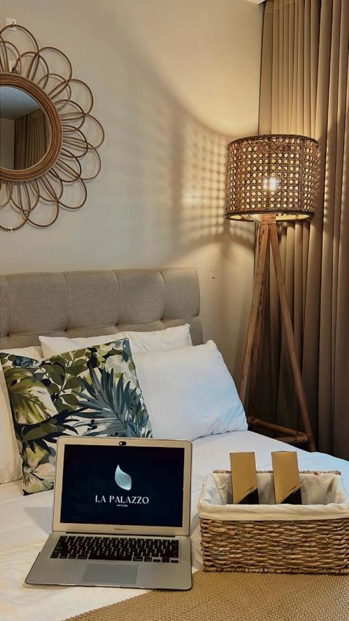 La Palazzo - Across Uptown Mall & Grand Hyatt Bgc Taguig Ngoại thất bức ảnh