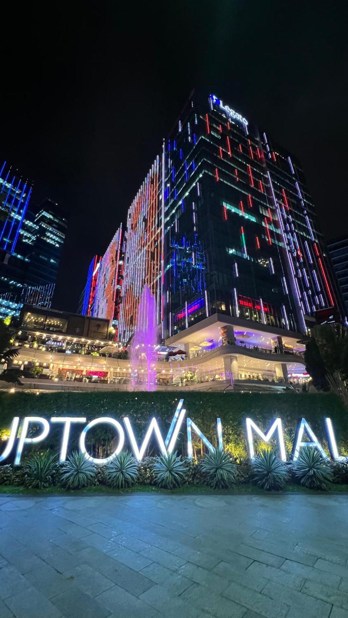 La Palazzo - Across Uptown Mall & Grand Hyatt Bgc Taguig Ngoại thất bức ảnh